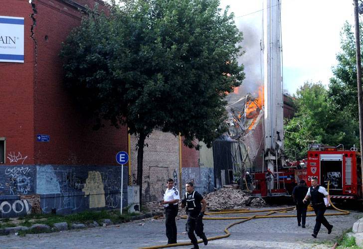 0205_incendio_deposito_barracas_dyn_g1_1853027552.jpg